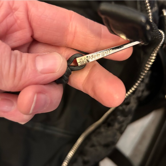 Madden Girl Crush Velvet Weekend Bag - Picture 4 of 10